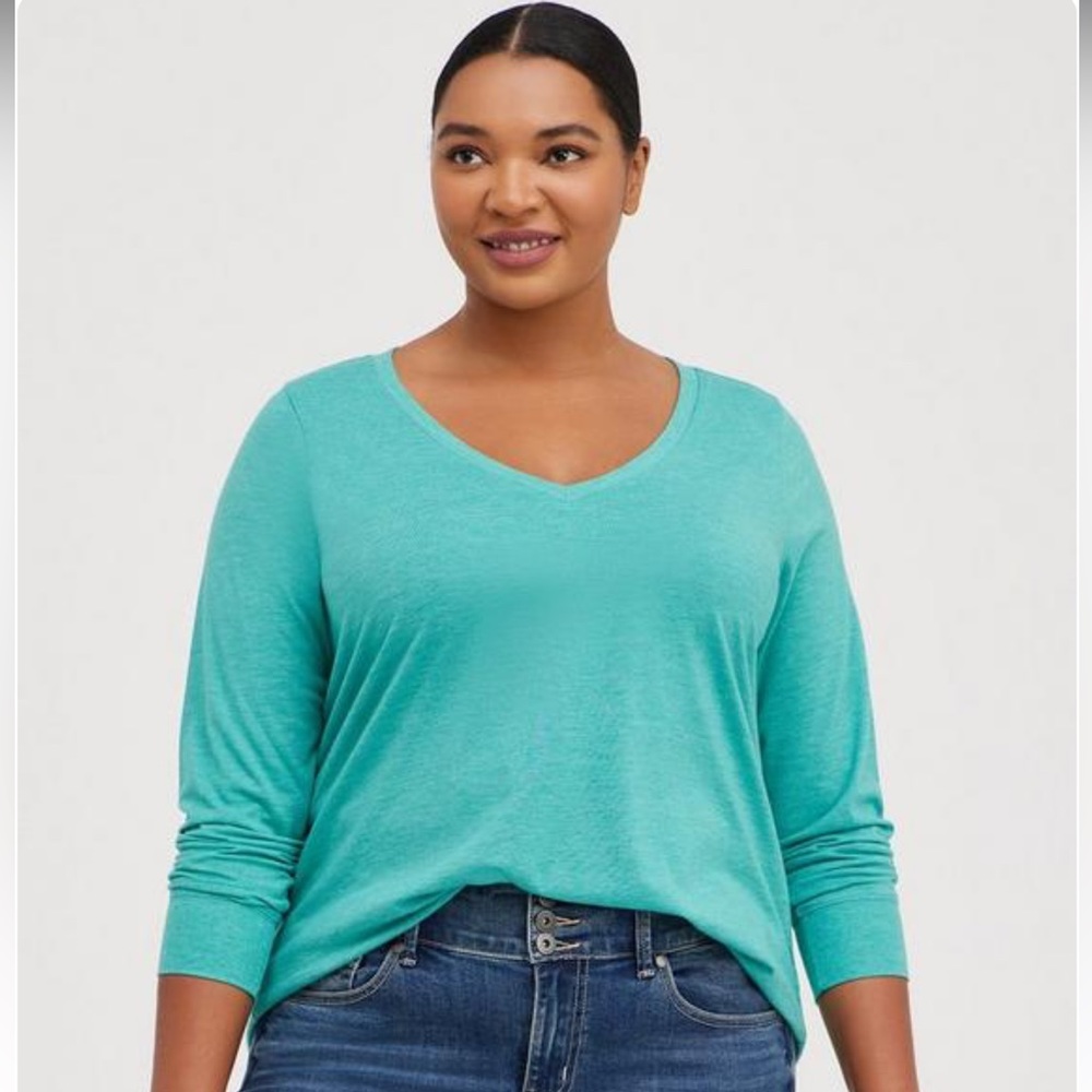 Torrid Girlfriend Signature Jersey V-Neck Long Sleeve T-Shirt, size 4X NWT
